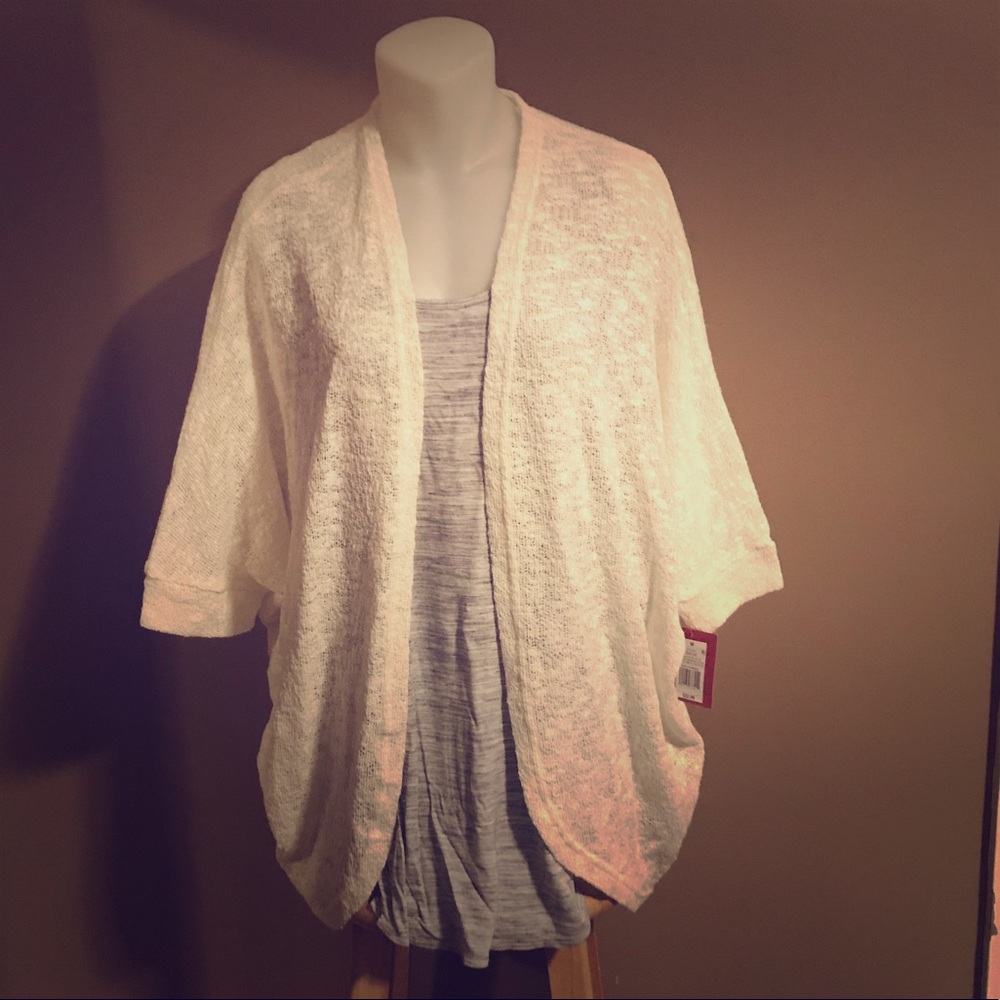 BNWT Mossimo shrug